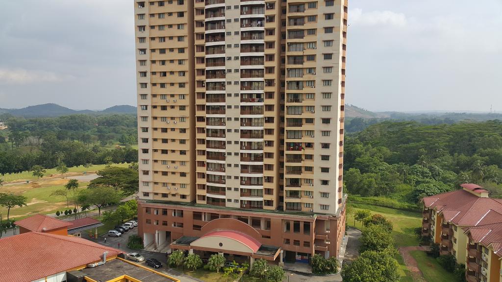 Famosa D Savoy 3-Bedroom Condo In Alor Gajah Malacca Exterior foto